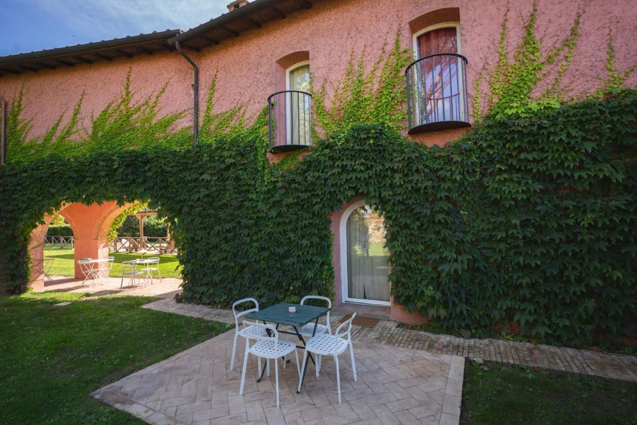 Le Versegge Resort Braccagni Bagian luar foto